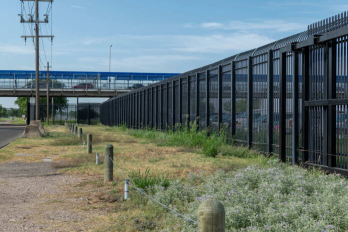 Border,Wall,And,Port,Of,Entry,On,The,Texas,Us