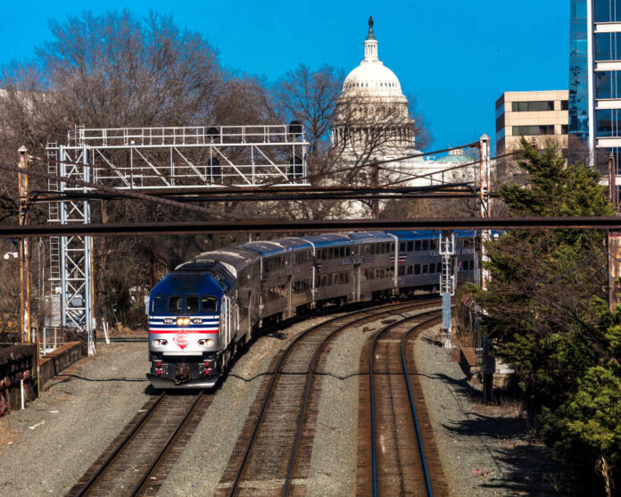 March,26,,2018,-,Passenger,Metro,Train,With,Us,Capitol