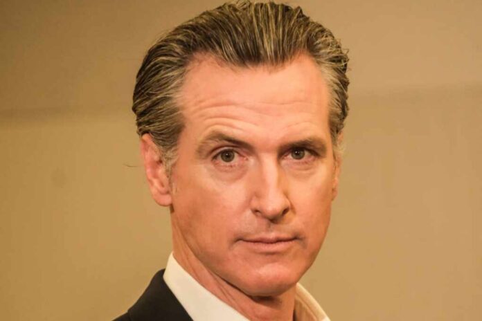Gov.,Gavin,Newsom,Signs,The,Fast,Food,Bill,Ab1228,In