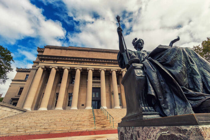 Statue,In,Ny