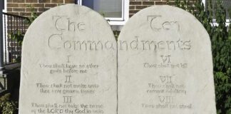 ACLU Gambles: Texas Schools On Trial Stone tablets of the Ten Commandments outside a building