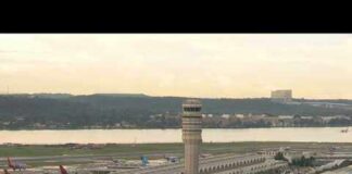 Plane carrying DHS secretary makes emergency landing at DCA | NBC4 Washington
