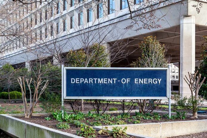 Department of Energy sign outside a government office building